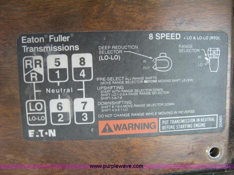 image for item K8709 1996 Peterbilt 357 semi truck