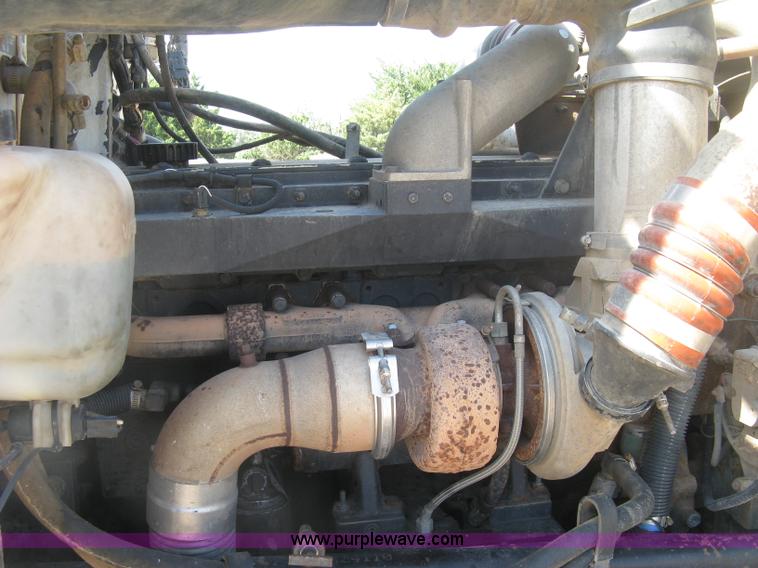 image for item K8709 1996 Peterbilt 357 semi truck