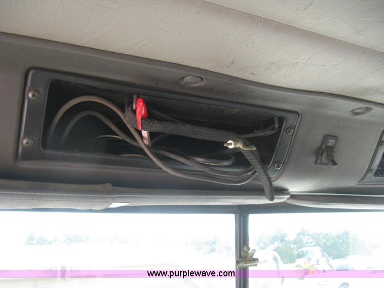 image for item K8729 1998 International 9100 vacuum truck