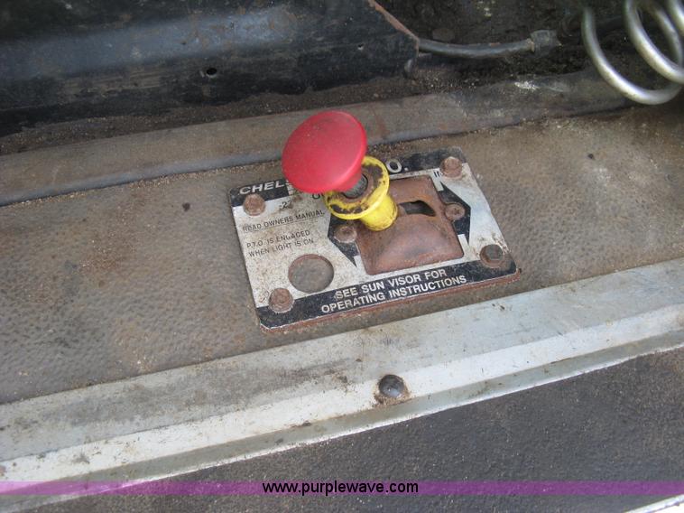 image for item K8729 1998 International 9100 vacuum truck