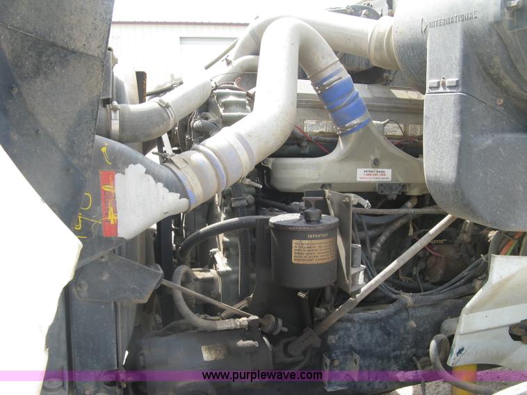 image for item K8729 1998 International 9100 vacuum truck