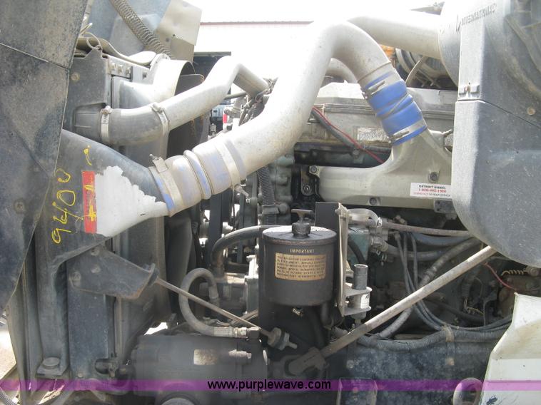 image for item K8729 1998 International 9100 vacuum truck