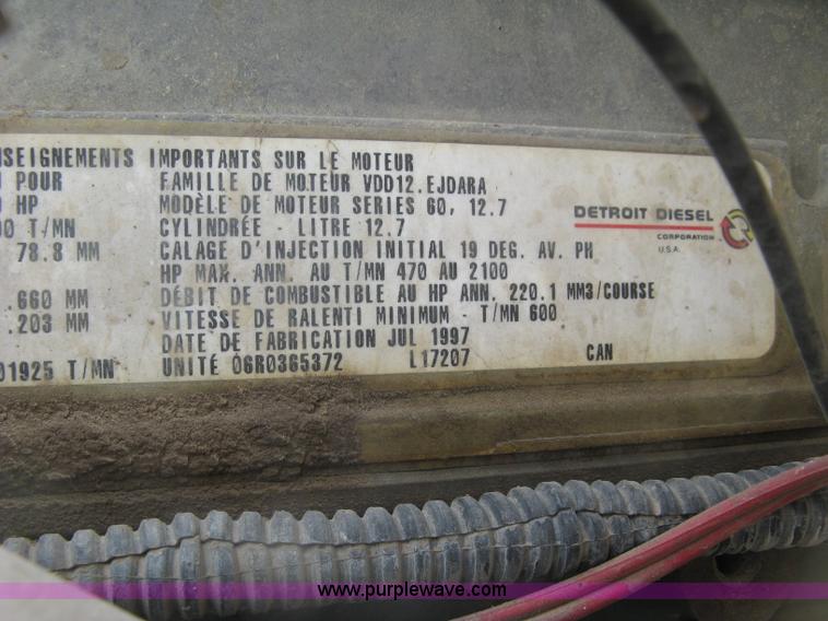 image for item K8729 1998 International 9100 vacuum truck