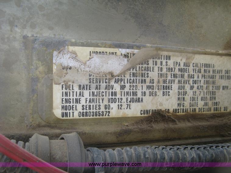 image for item K8729 1998 International 9100 vacuum truck