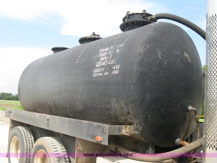 image for item K8730 1995 International 9400 vacuum truck