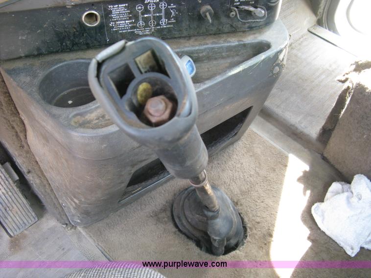 image for item K8730 1995 International 9400 vacuum truck