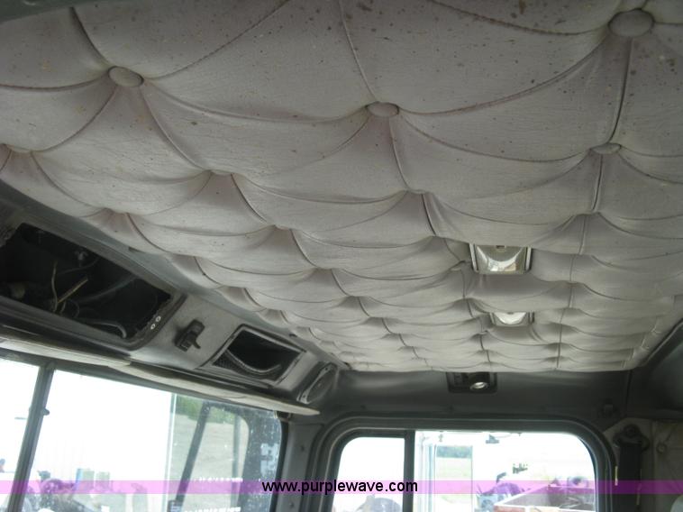 image for item K8730 1995 International 9400 vacuum truck