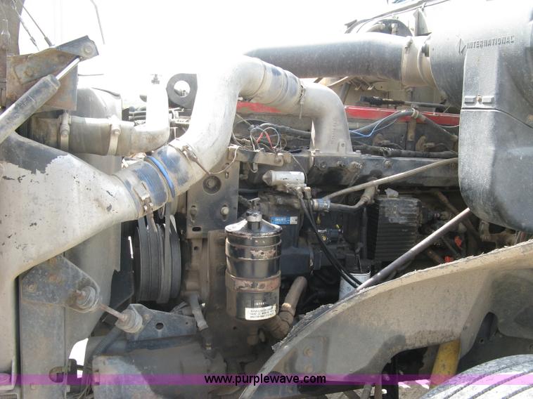 image for item K8730 1995 International 9400 vacuum truck