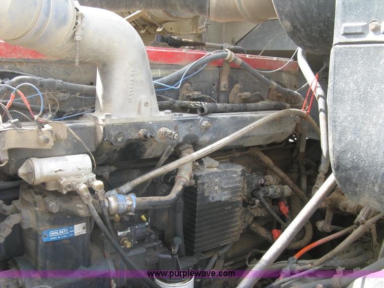 image for item K8730 1995 International 9400 vacuum truck