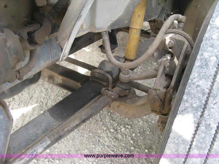 image for item K8730 1995 International 9400 vacuum truck