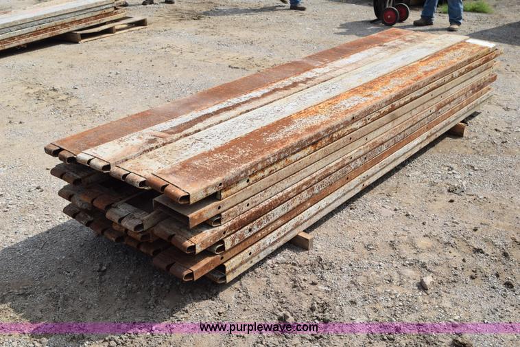 image for item L3481 (45) concrete curb forms