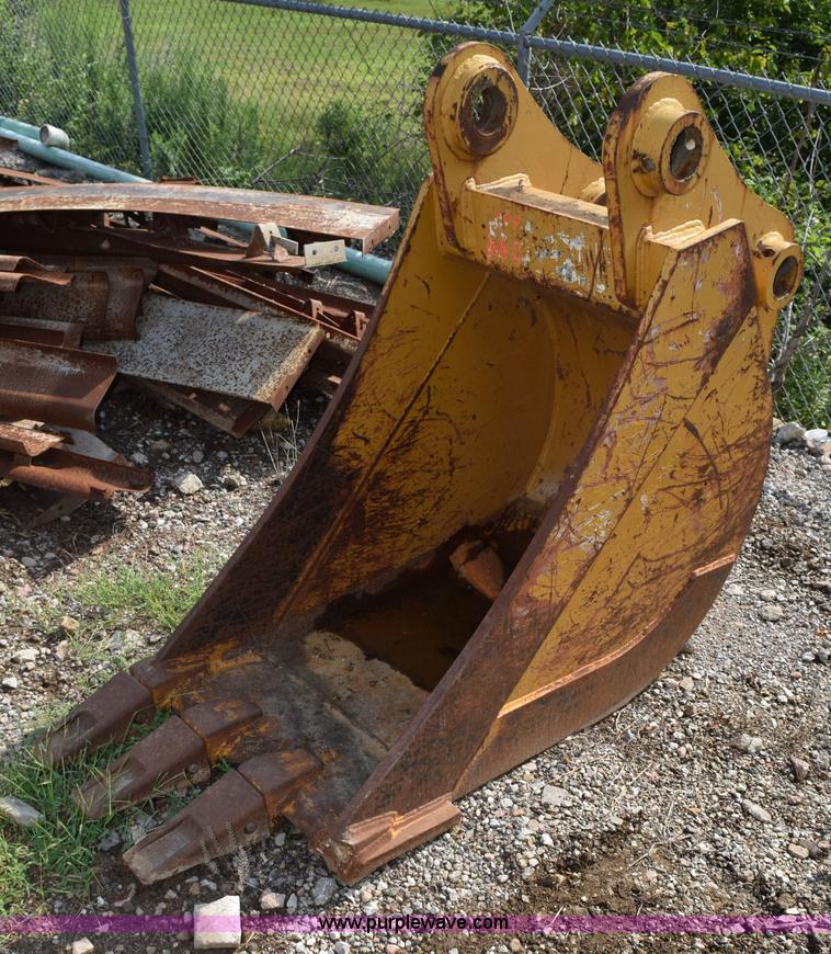 image for item L3485 24"W backhoe bucket