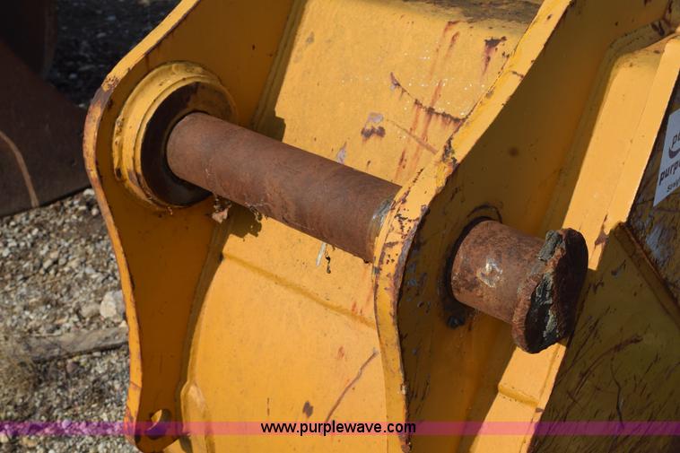 image for item L3485 24"W backhoe bucket