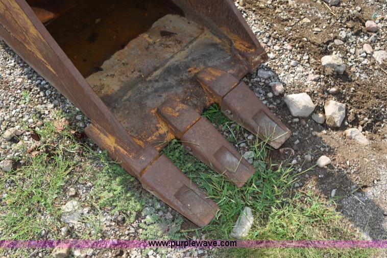 image for item L3485 24"W backhoe bucket