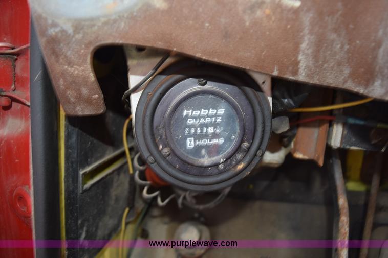 image for item L3486 1982 Ford LN9000 truck chassis