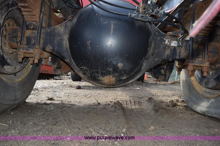 image for item L3486 1982 Ford LN9000 truck chassis