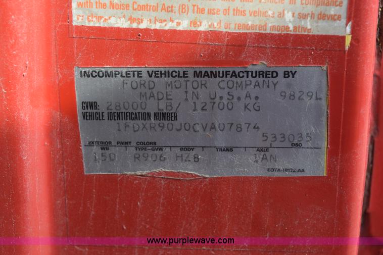 image for item L3486 1982 Ford LN9000 truck chassis