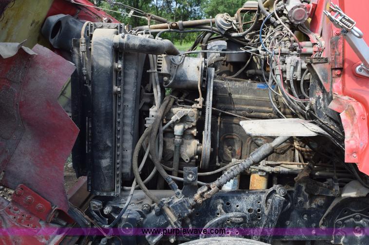 image for item L3486 1982 Ford LN9000 truck chassis