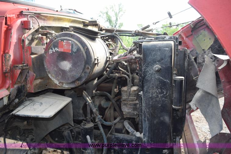 image for item L3486 1982 Ford LN9000 truck chassis