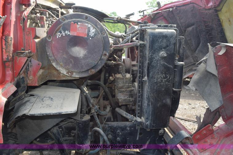 image for item L3486 1982 Ford LN9000 truck chassis