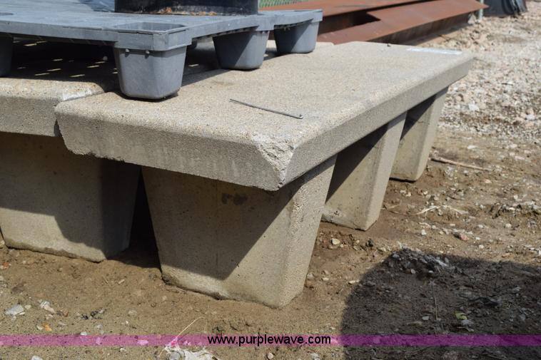 image for item L3487 (4) park benches and trash cans