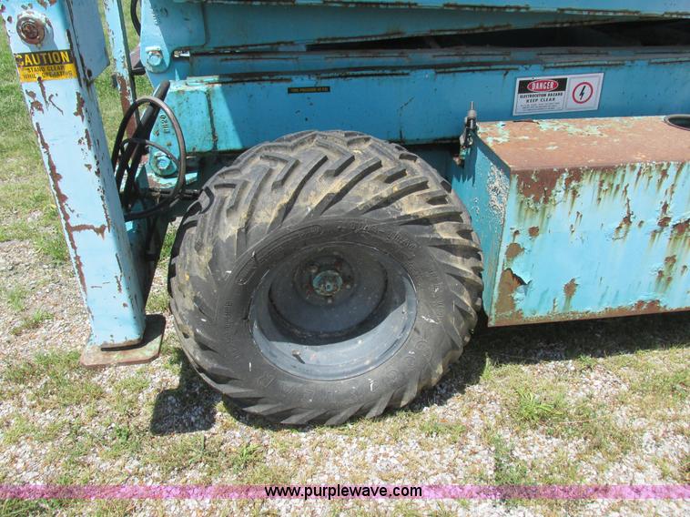 image for item L4009 Condor 4887 scissor lift