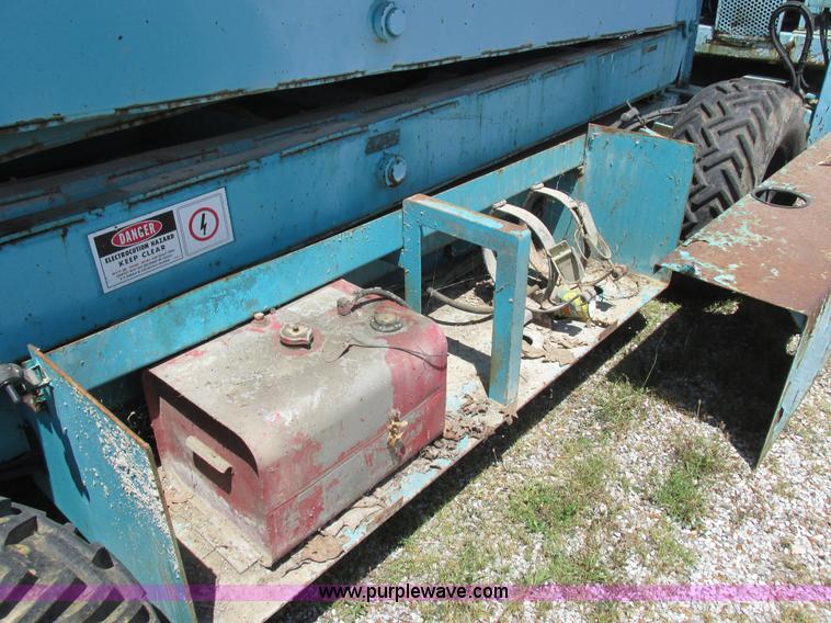 image for item L4009 Condor 4887 scissor lift