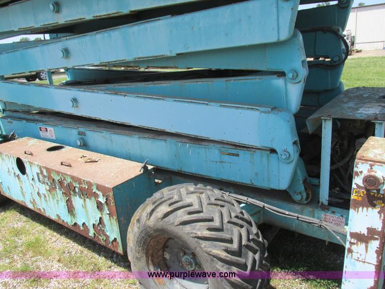 image for item L4009 Condor 4887 scissor lift