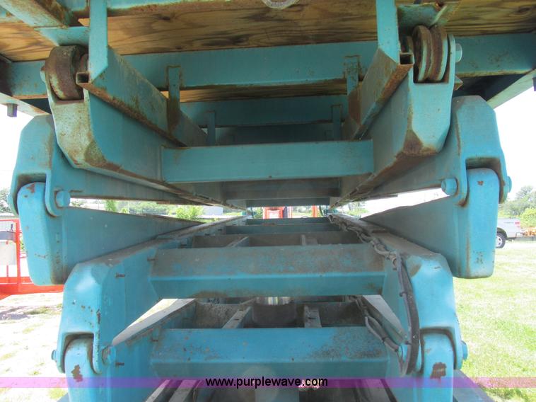image for item L4009 Condor 4887 scissor lift