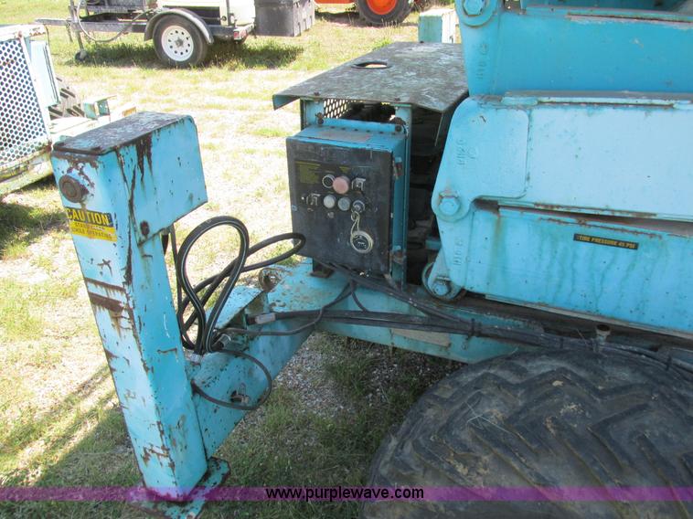 image for item L4009 Condor 4887 scissor lift