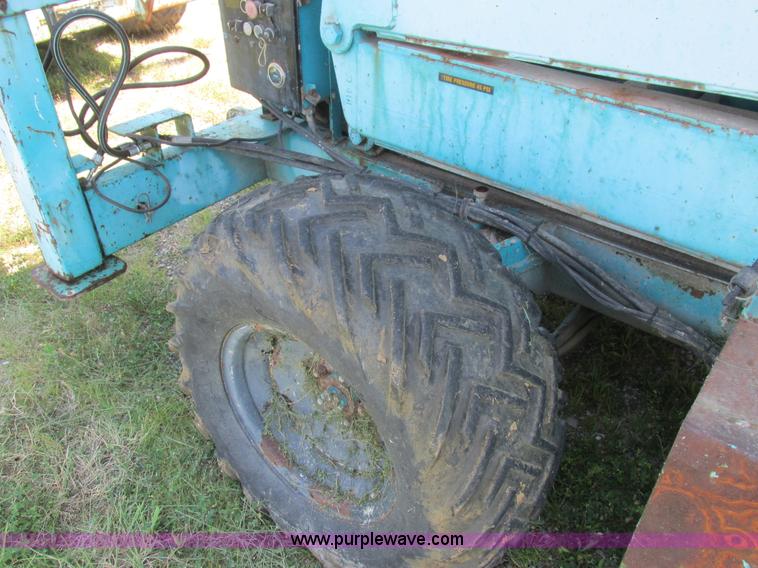 image for item L4009 Condor 4887 scissor lift