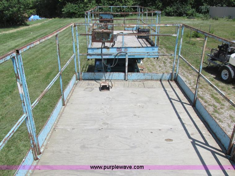 image for item L4009 Condor 4887 scissor lift