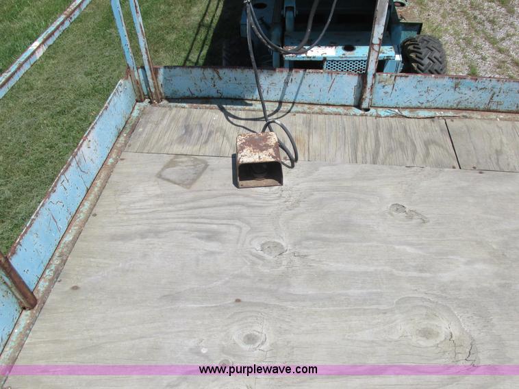 image for item L4009 Condor 4887 scissor lift