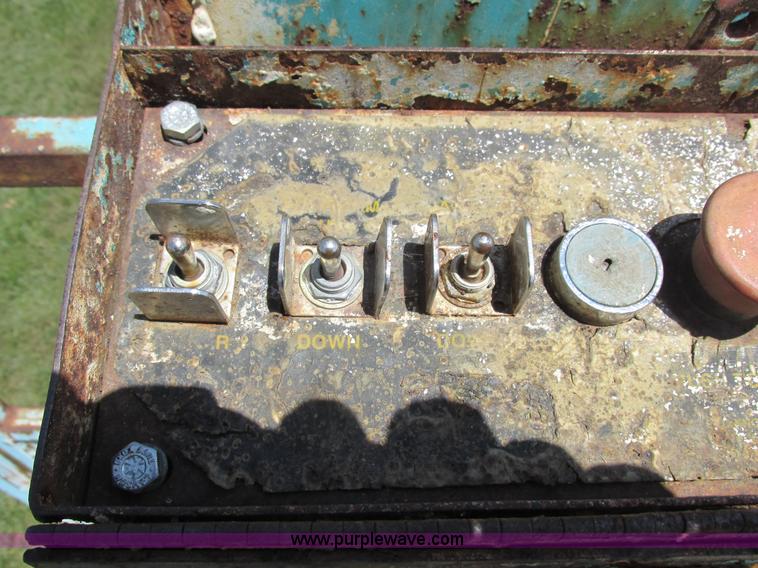 image for item L4009 Condor 4887 scissor lift