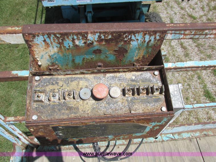 image for item L4009 Condor 4887 scissor lift