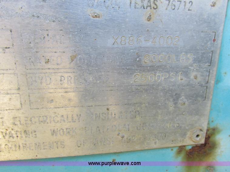 image for item L4010 Condor 3887 scissor lift