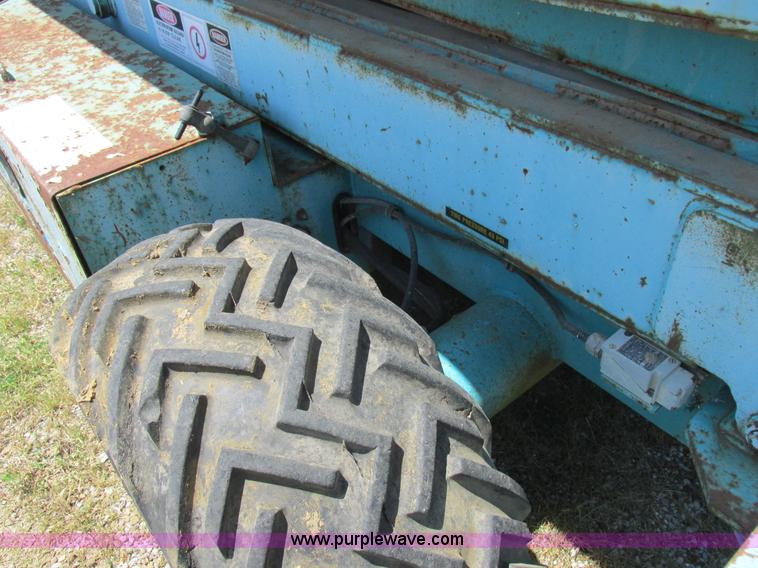 image for item L4010 Condor 3887 scissor lift