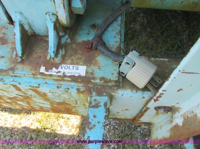 image for item L4010 Condor 3887 scissor lift