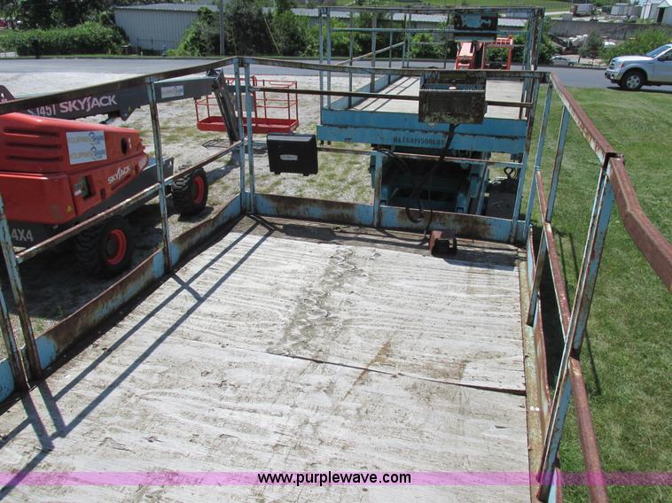 image for item L4010 Condor 3887 scissor lift