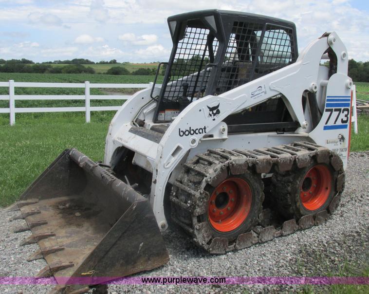image for item L4012 2000 Bobcat 773 skid steer