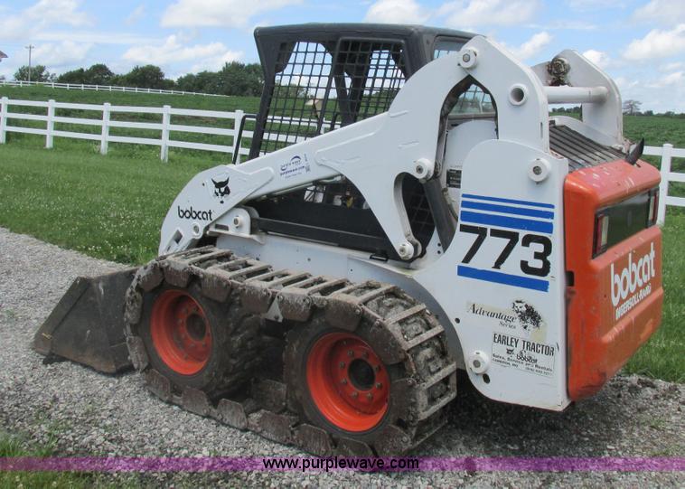 image for item L4012 2000 Bobcat 773 skid steer