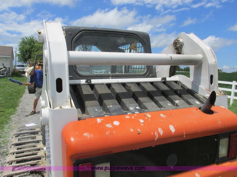 image for item L4012 2000 Bobcat 773 skid steer