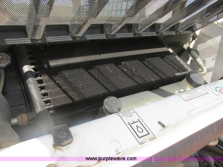 image for item L4012 2000 Bobcat 773 skid steer