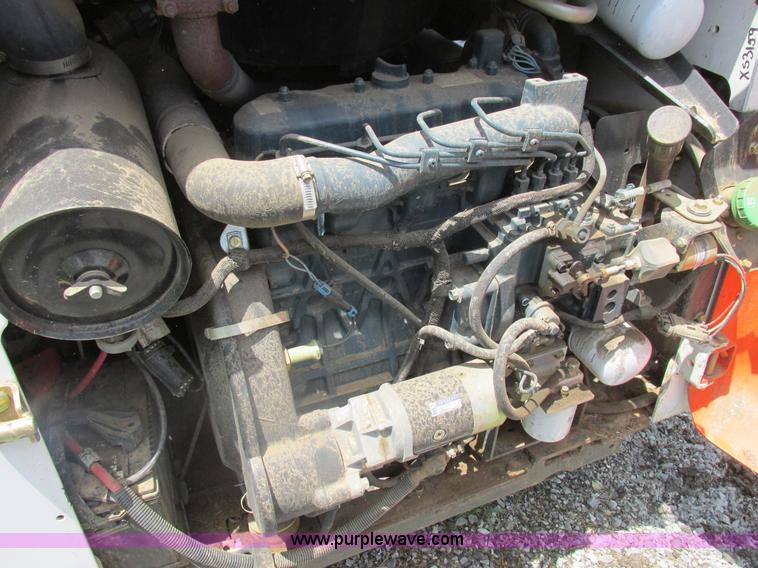 image for item L4012 2000 Bobcat 773 skid steer