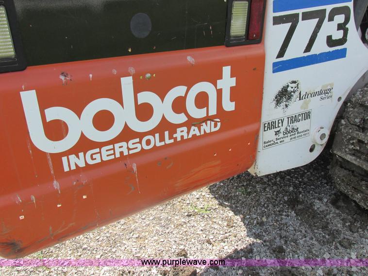 image for item L4012 2000 Bobcat 773 skid steer