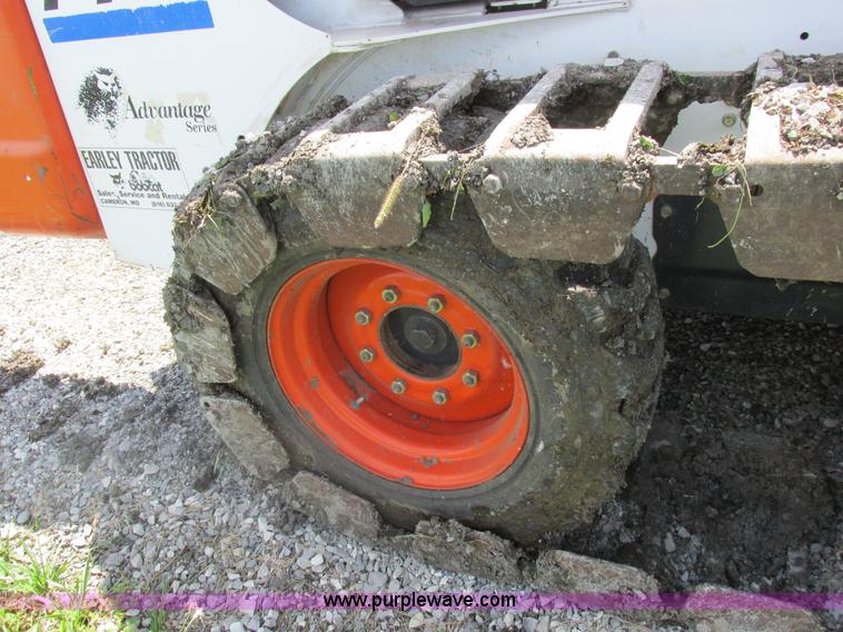 image for item L4012 2000 Bobcat 773 skid steer
