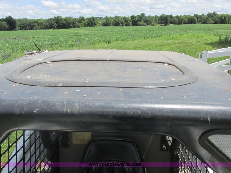 image for item L4012 2000 Bobcat 773 skid steer