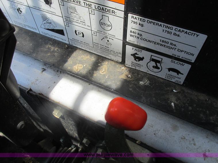 image for item L4012 2000 Bobcat 773 skid steer