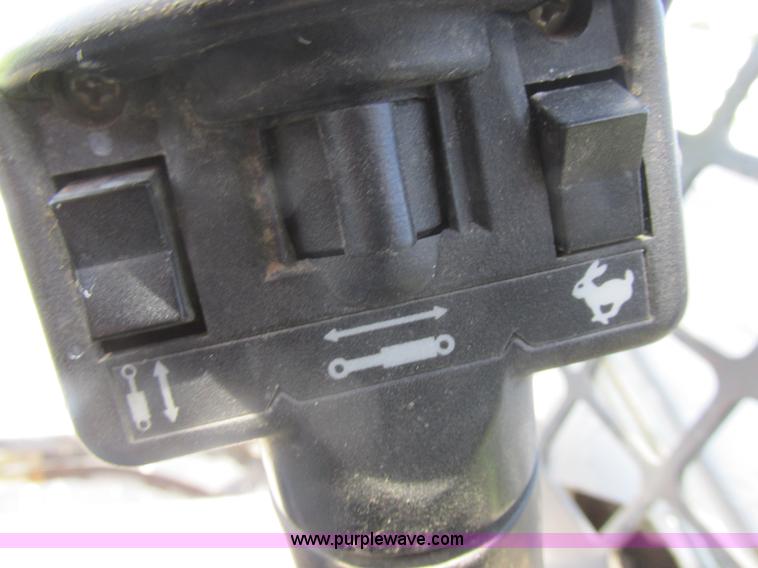 image for item L4012 2000 Bobcat 773 skid steer