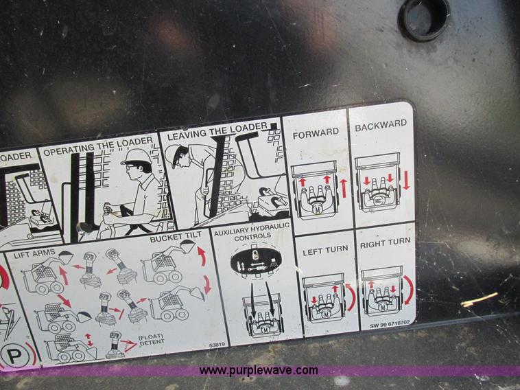 image for item L4012 2000 Bobcat 773 skid steer